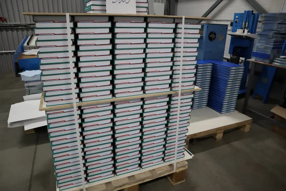 Книги на паллете