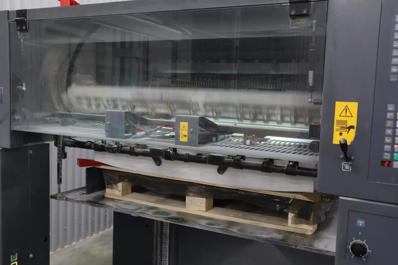 Печать тиража на офсетной печатной машине Roland MAN 704