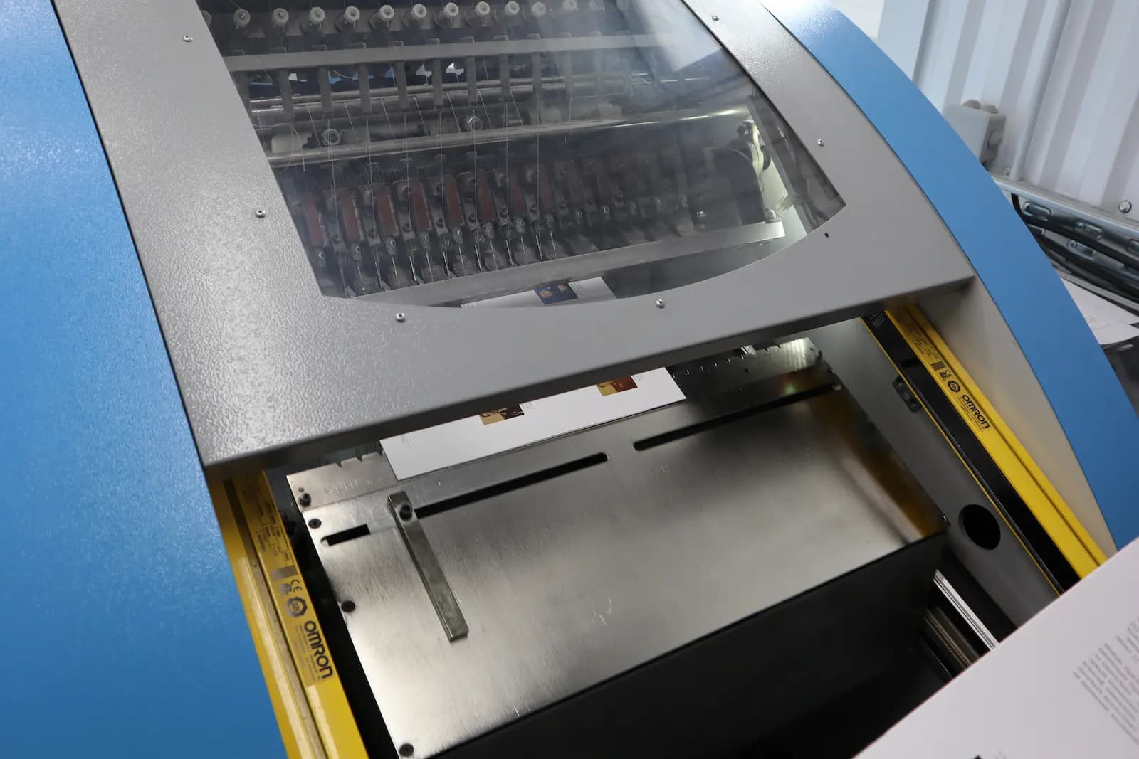 Ниткошвейная машина в типографии