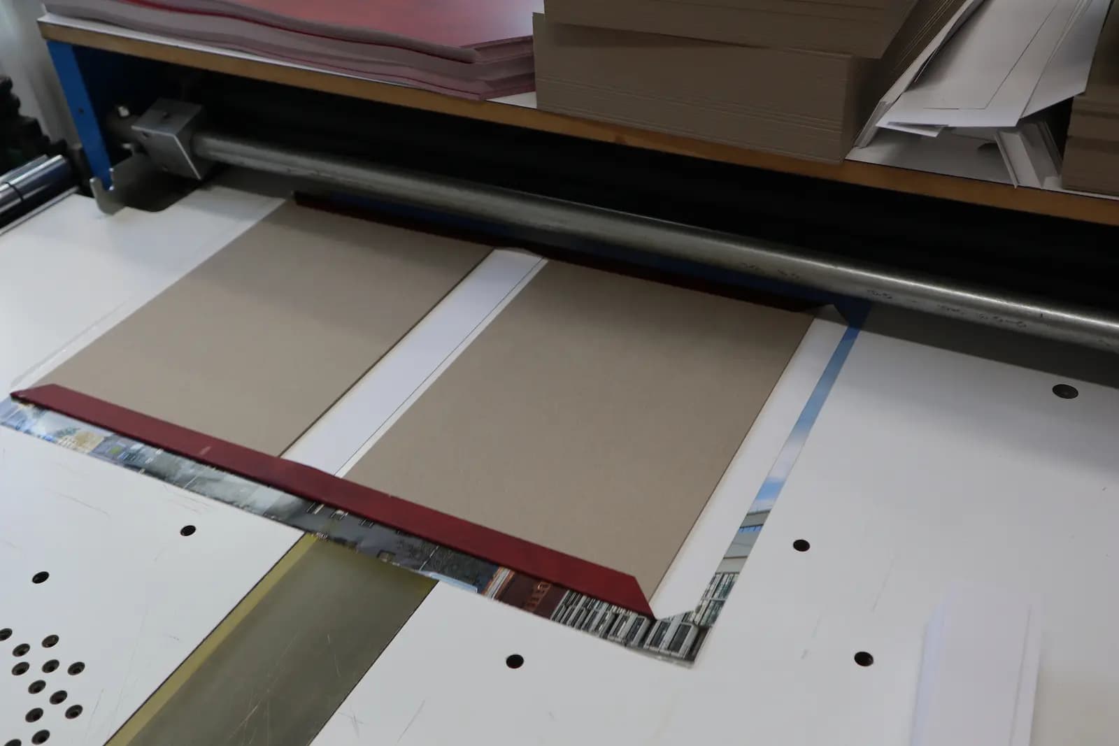 Изготовление крышки на крышкоделательном оборудовании