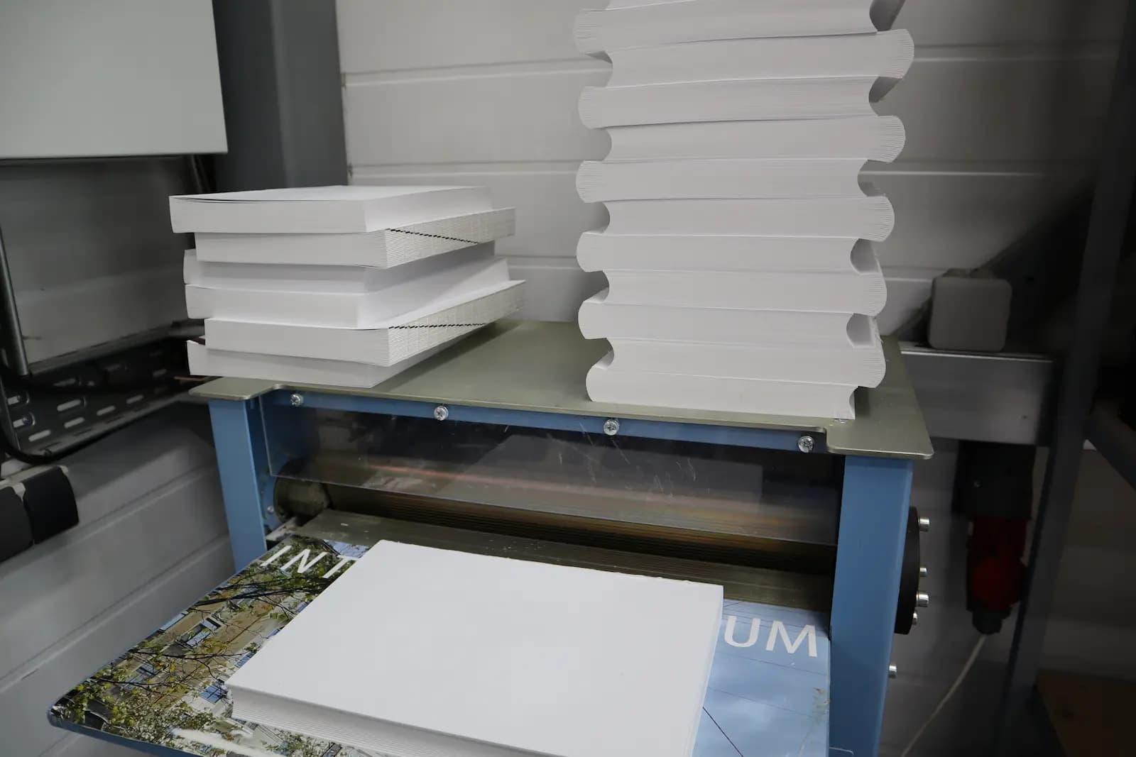 Пример квадратно и круглого корешка