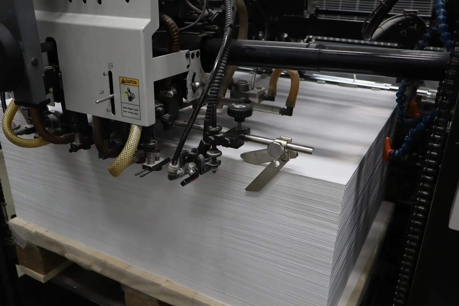 Подача листовой бумаги в листовой офсетной машине