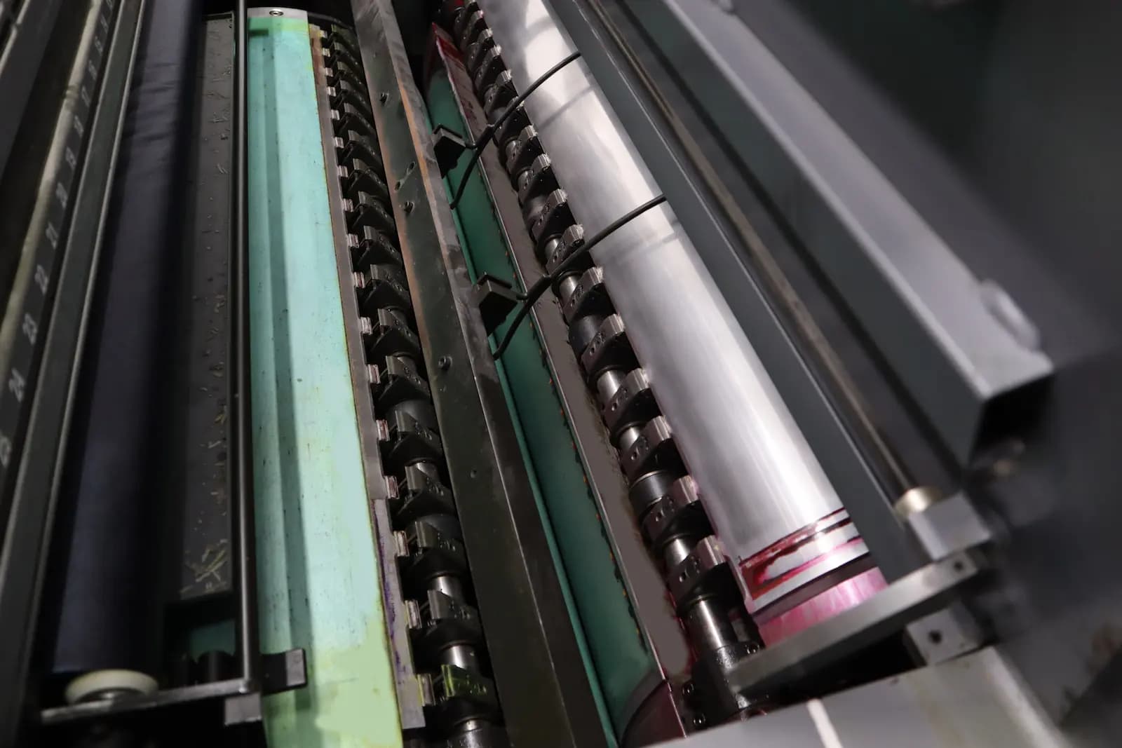 Печатный цилиндр на офсетной машине