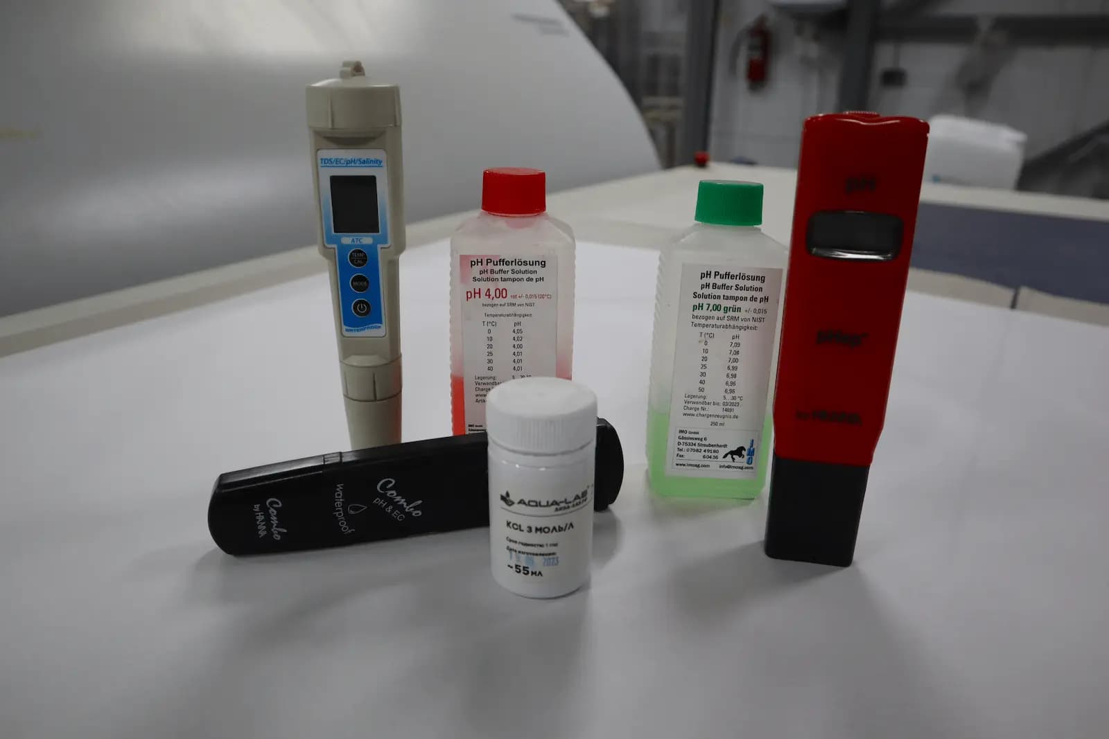 Увлажняющие растворы для нанесенения на офсетную форму и приборы проверки