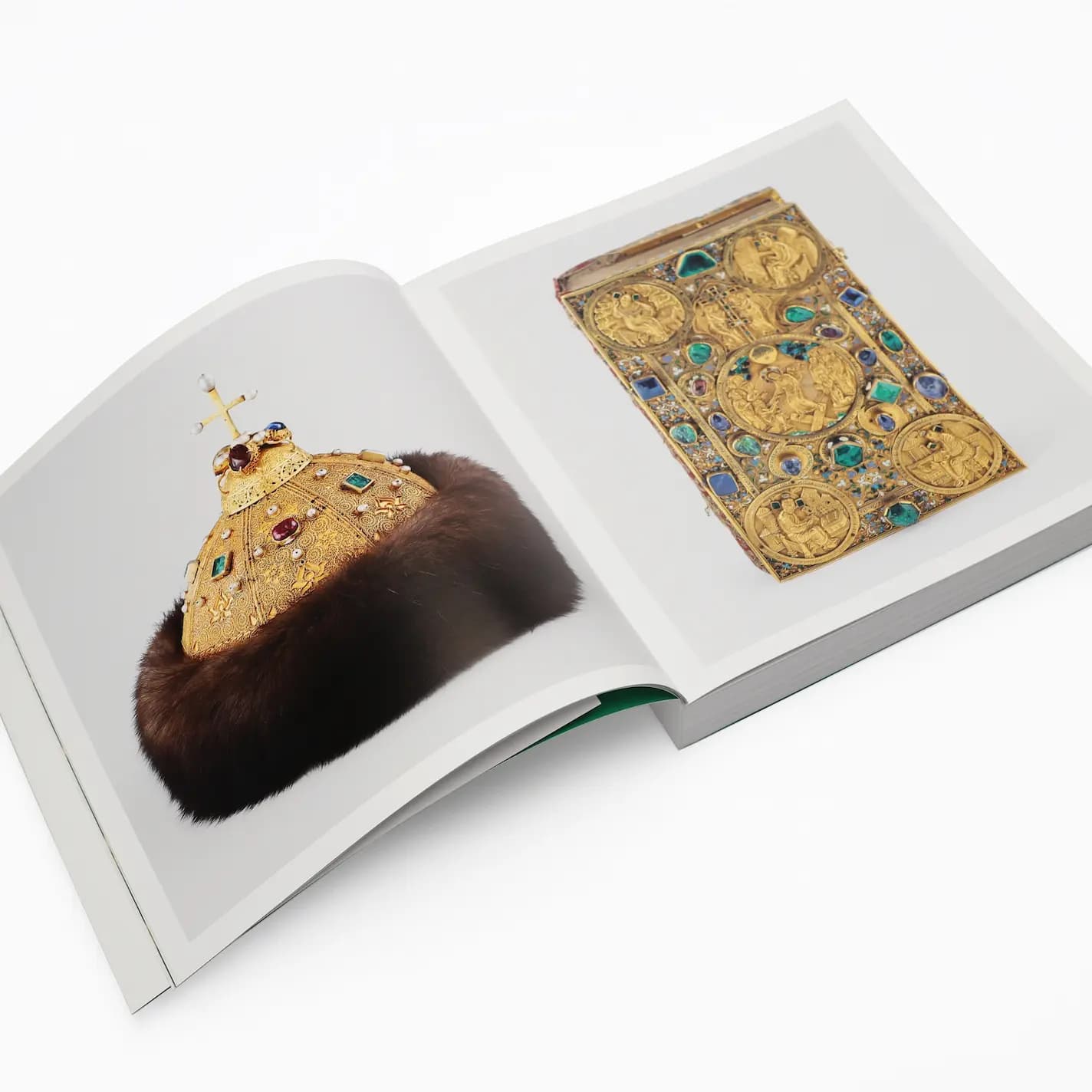 Образец книги Безмерно обожая изумруд