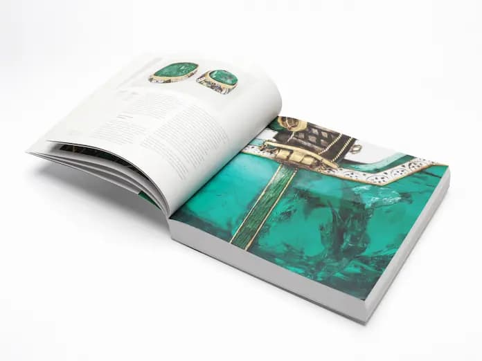 Образец книги Безмерно обожая изумруд