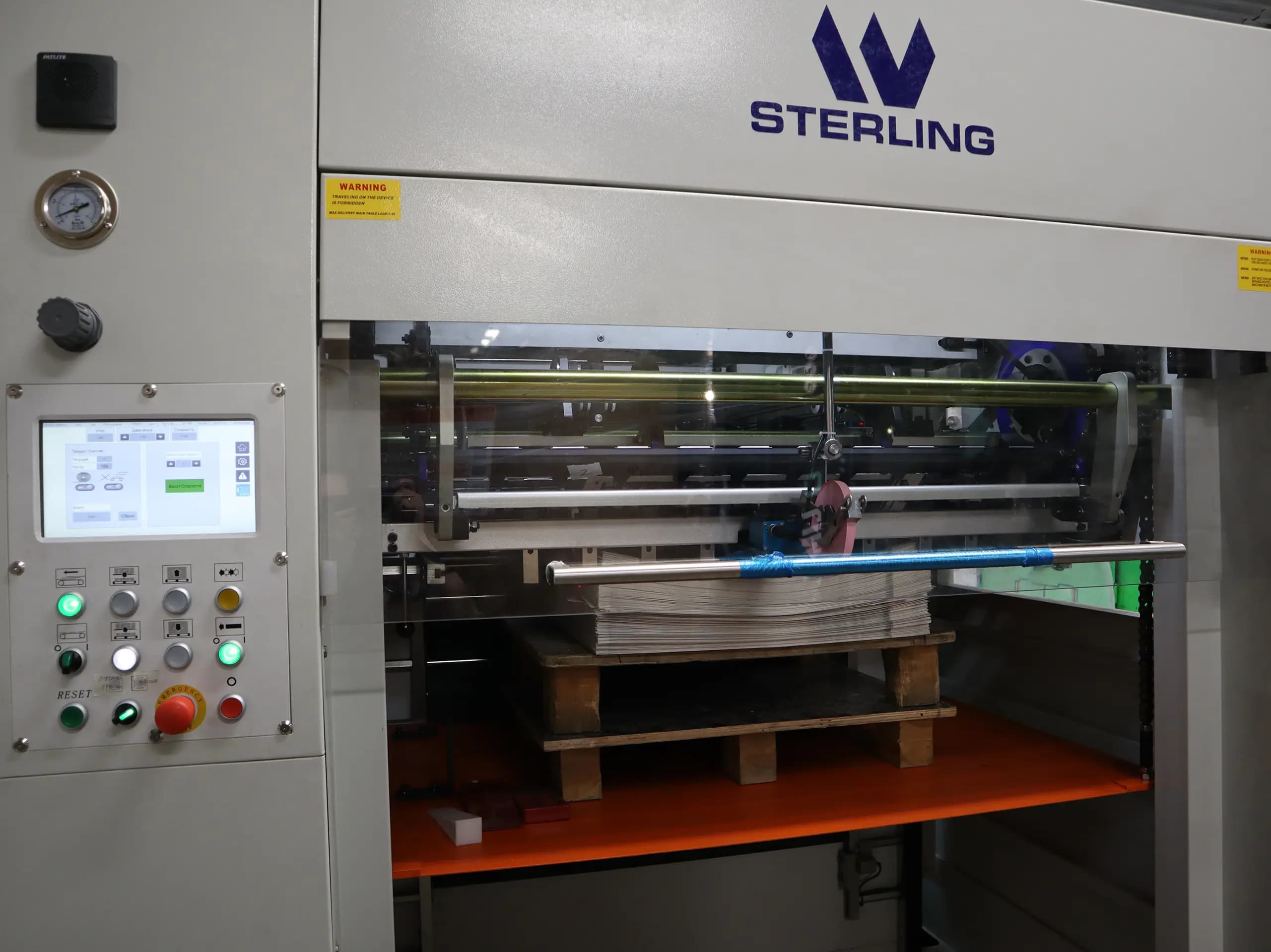 Фотография автоматического высекательного пресса Sterling S-CUT 106C