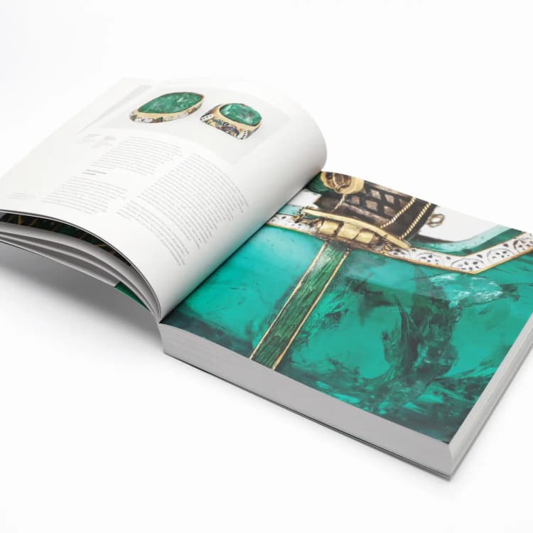 Образец книги Безмерно обожая изумруд