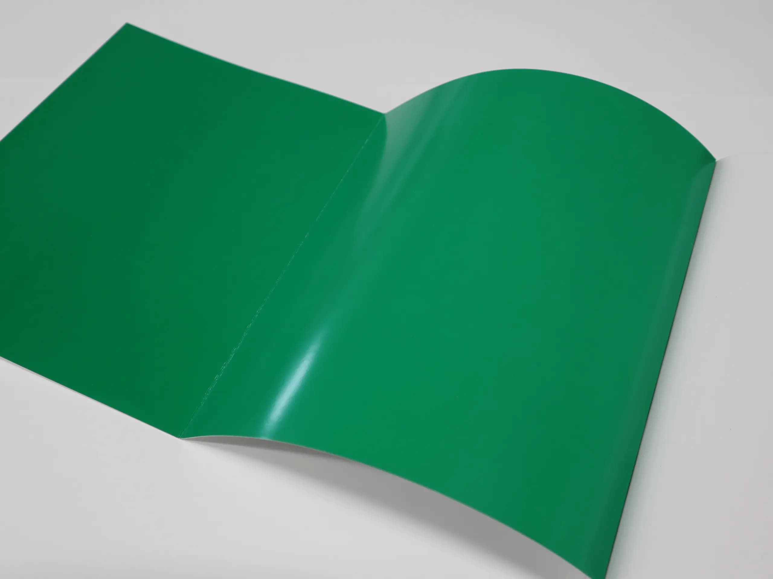 Обложка с широкими клапанами