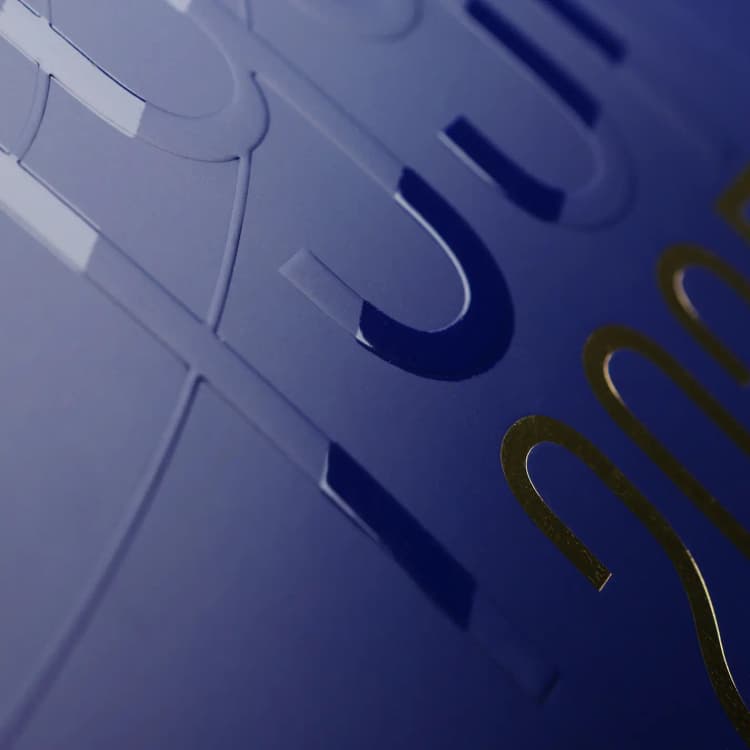 Проба шпигеля корпоративного календаря. Образец УФ-лака